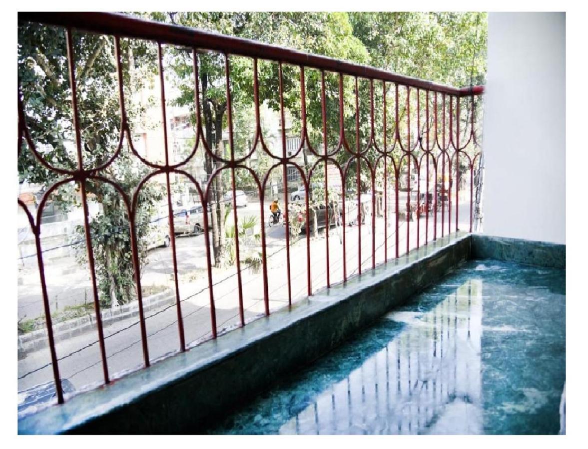 Crossroads Hotel Kolkata Exterior photo